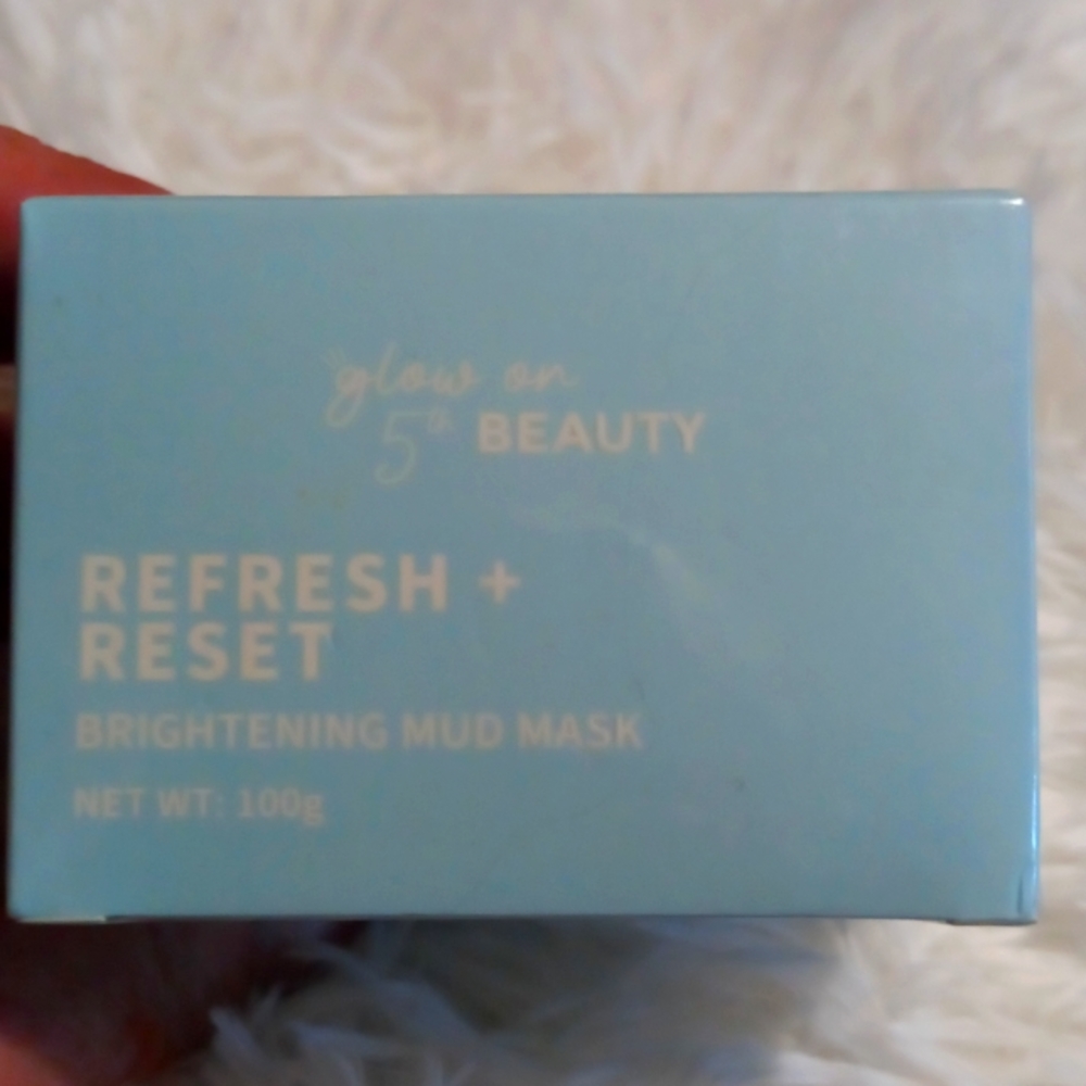 Glow on 5th beauty mud mask